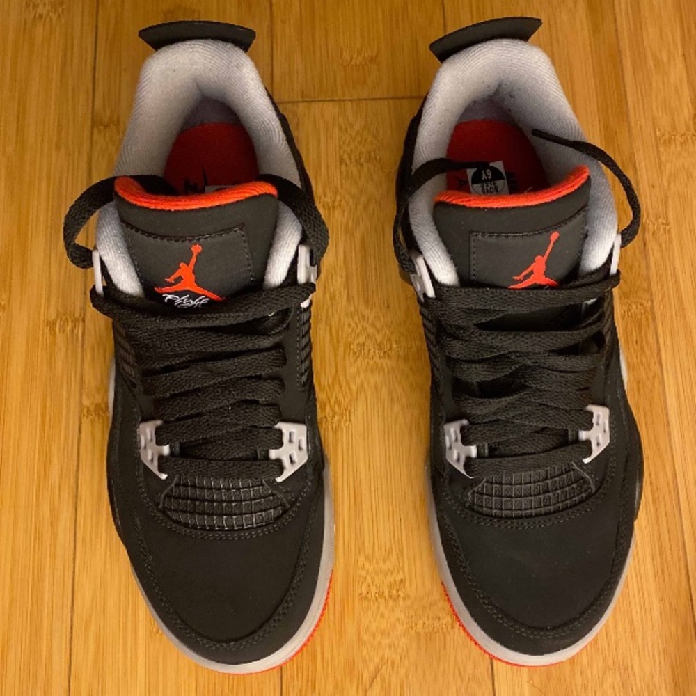 Jordan 4 “Bred” 6Y (7.5W) |
